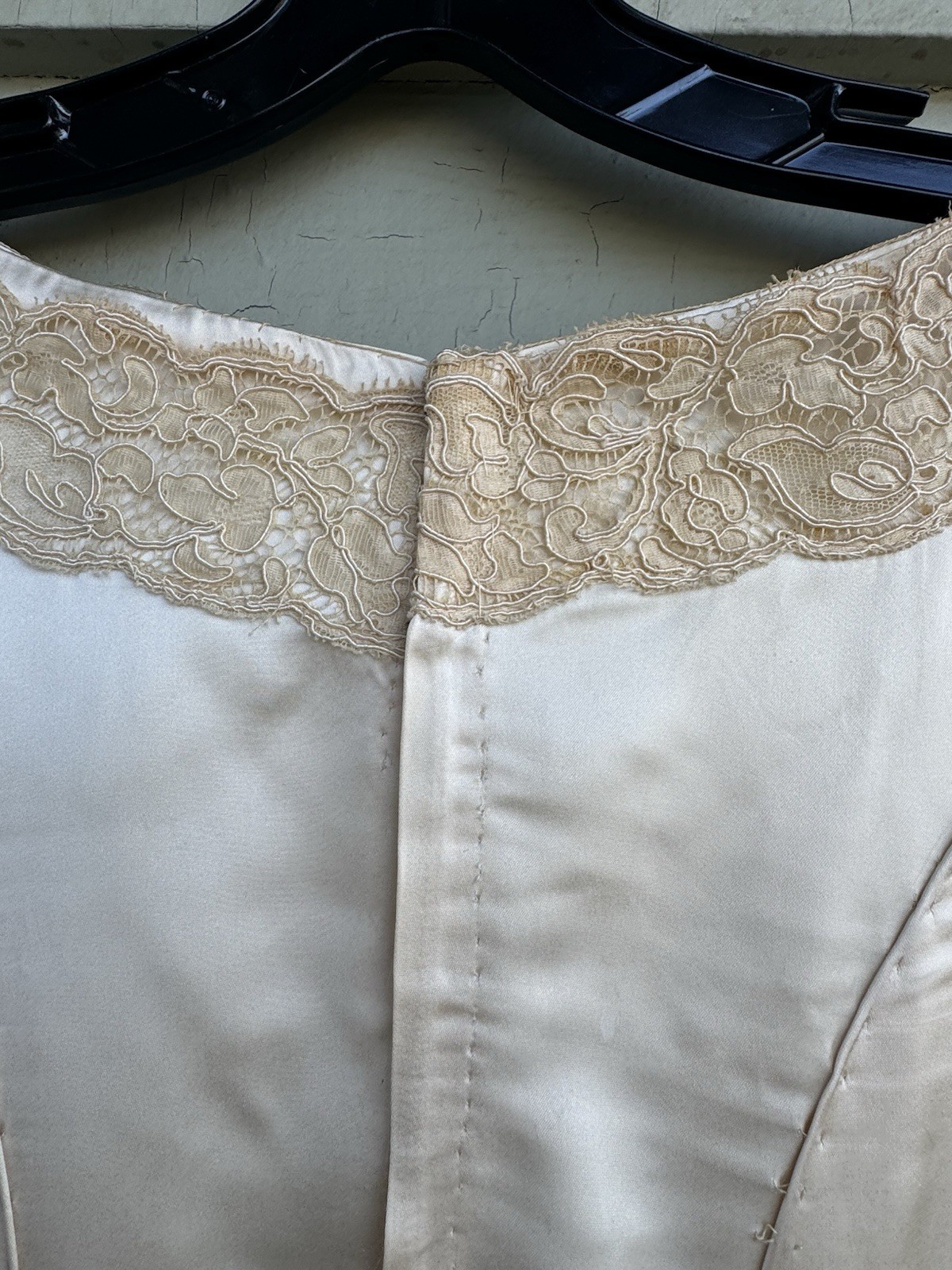 Vtg 40/50’s Satin Wedding Dress Beige Cream Lace Size 2 ? Lace Sequins 22” Waist