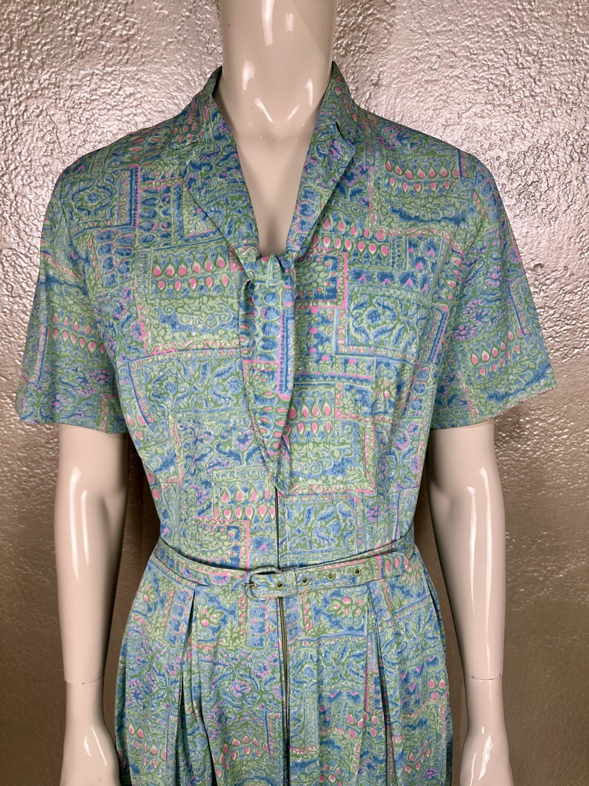Vintage 1960s SHELTON STROLLER Blue Floral Day Dress M/L Short Sleeve Zip-up
