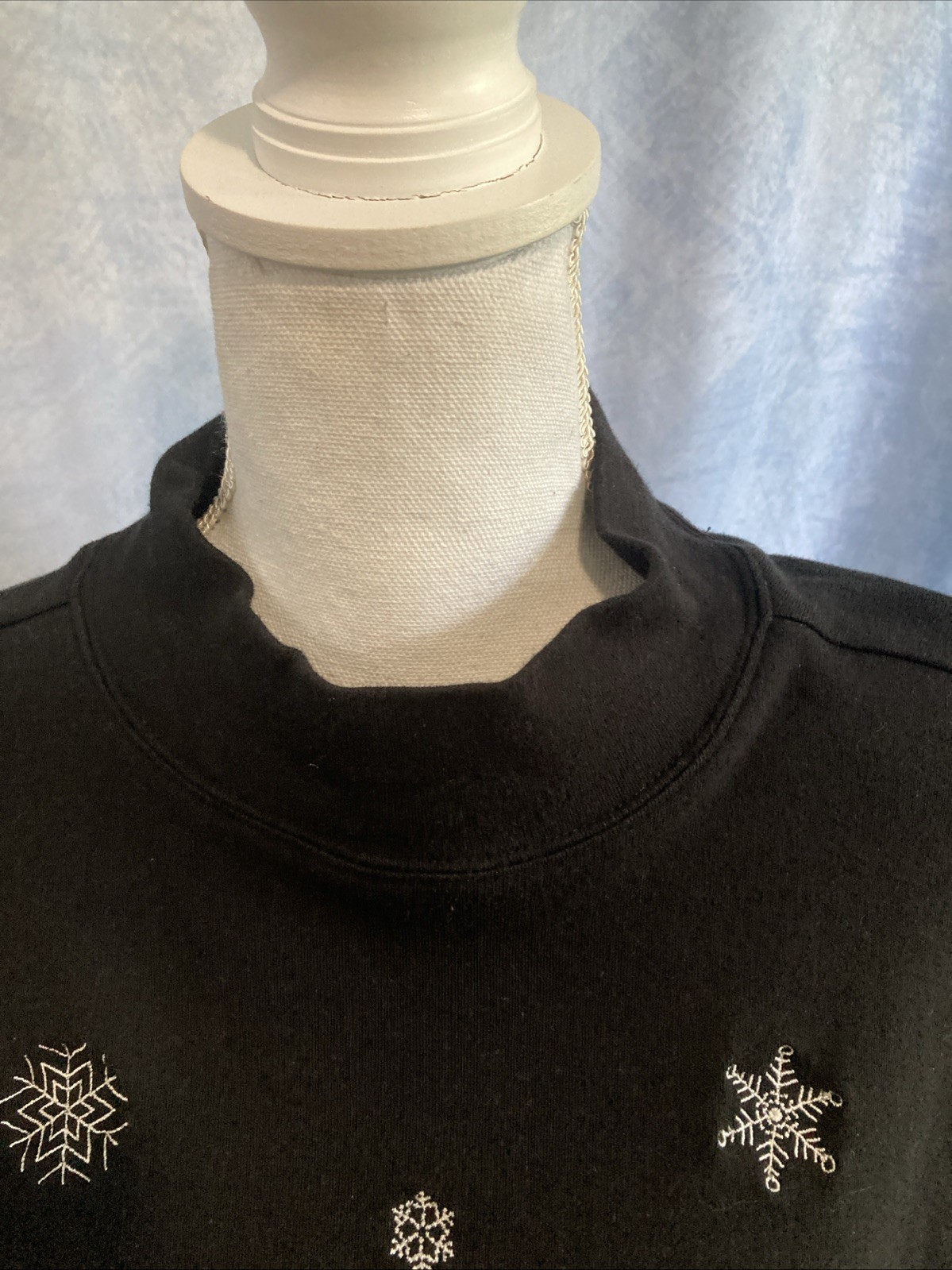 VTG Y2K Studio Works 2X Plus Mock Neck Top Snowflakes Embroidered Black Cotton