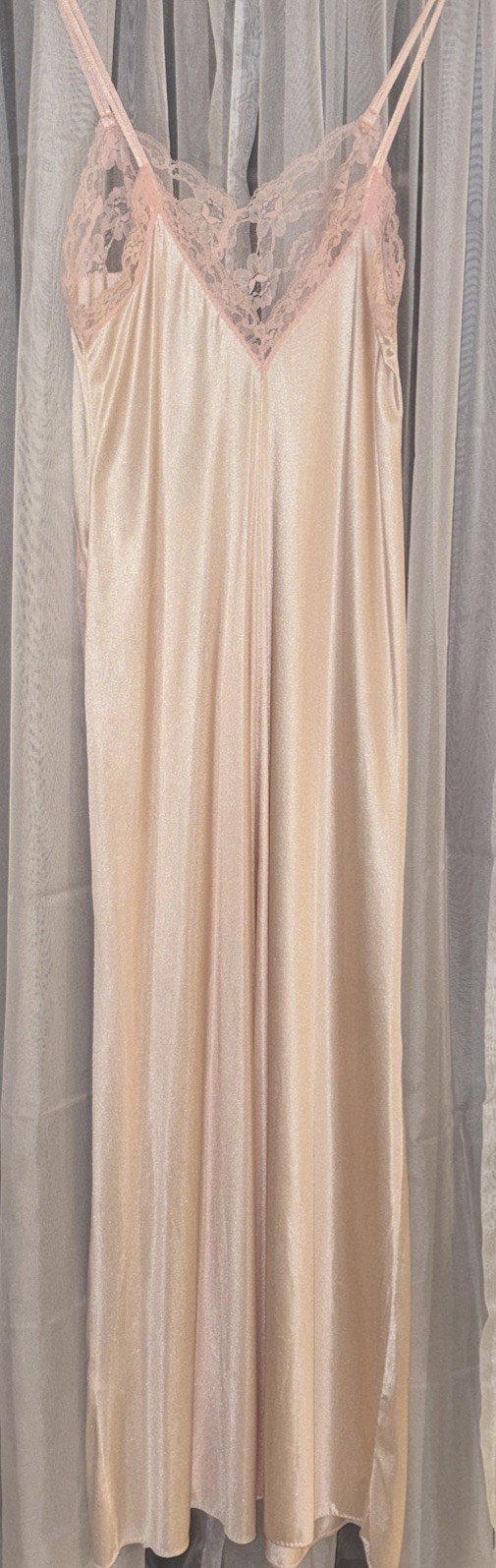 Vintage 70’S VAL MODE PINK LACE NYLON NIGHTGOWN Dreamland Timeless Elegant