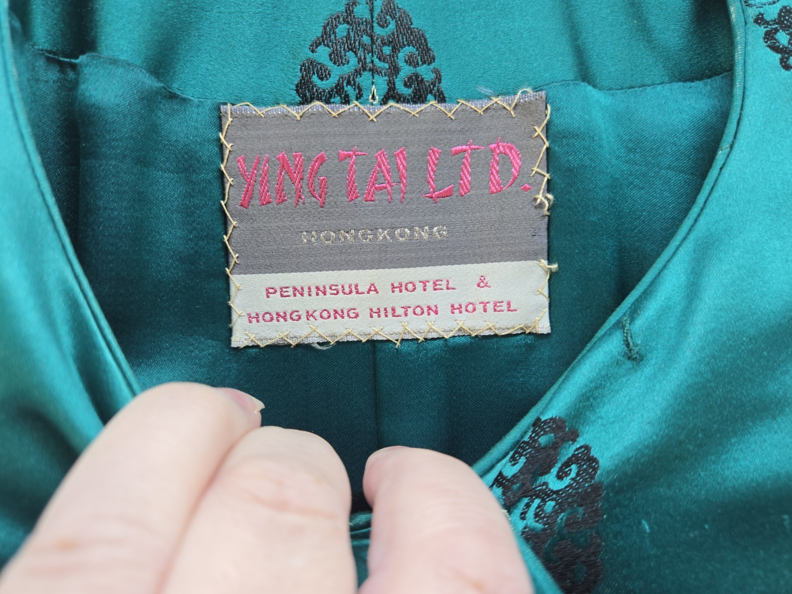 Vintage Ying Tai Ltd Peninsula Hotel Hong Kong Hilton Silk Robe Dressing Gown M