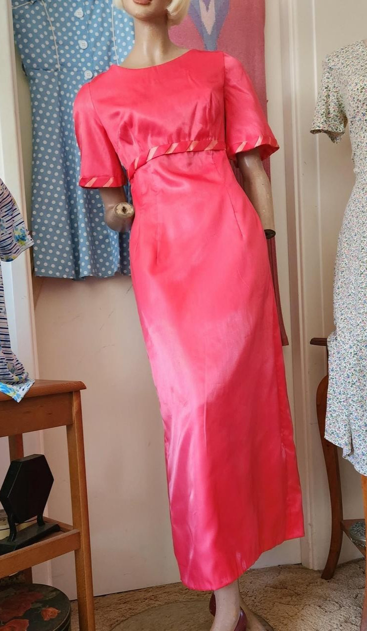VTG 60s Empire Bodice & Princess Style Backline Dress W Ornate Large Bow SZ 8/XS