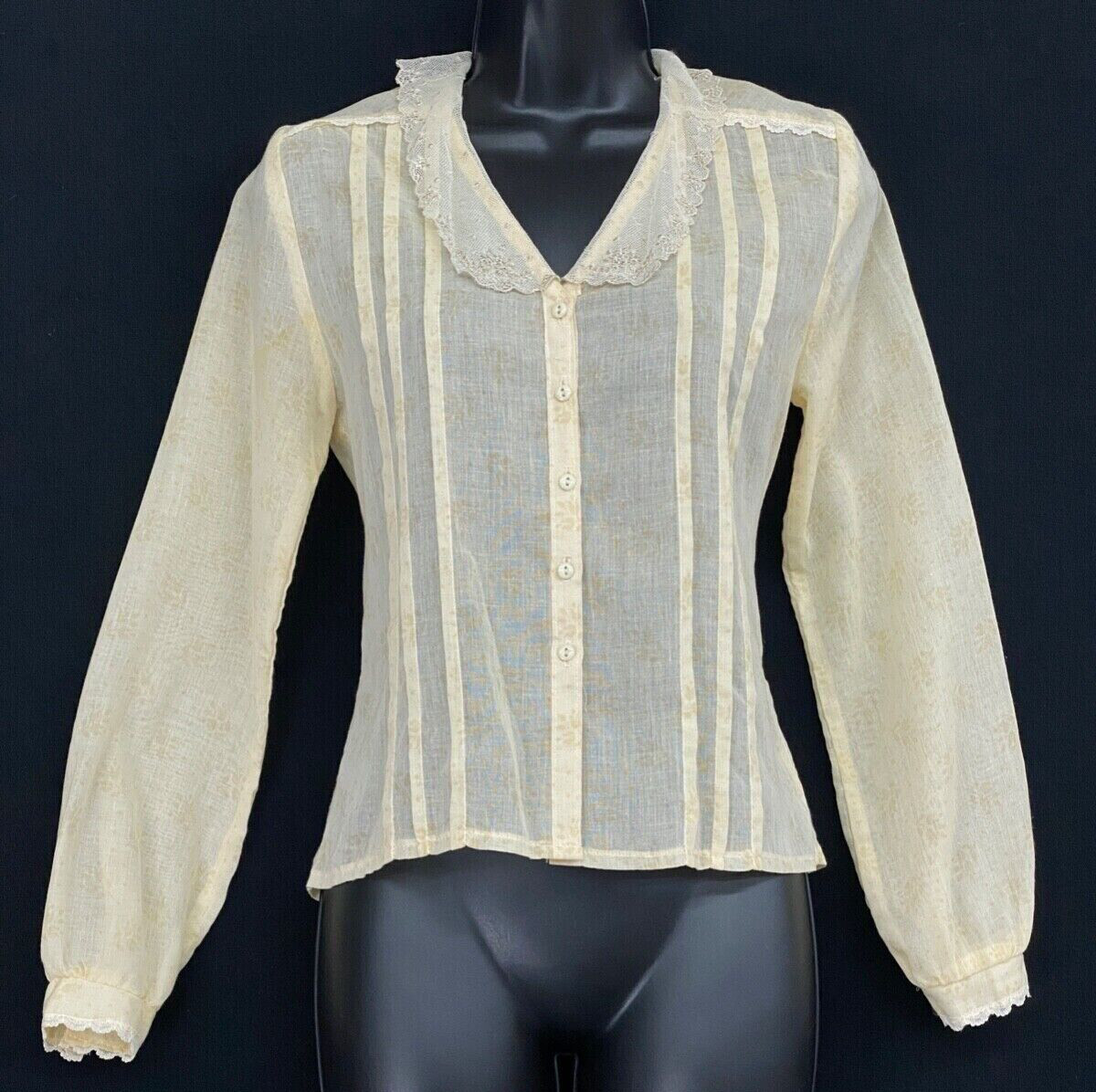 Vintage 1970s ivory Gunne Sax blouse, floral shirt top cotton boho victorian
