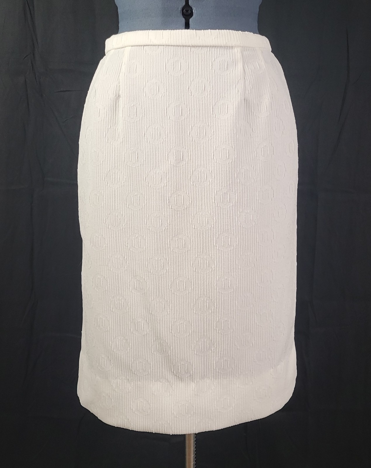 Vtg Handmade Creamy White Fitted Skirt w Textured „O” Pattern Size M? 30″ Waist