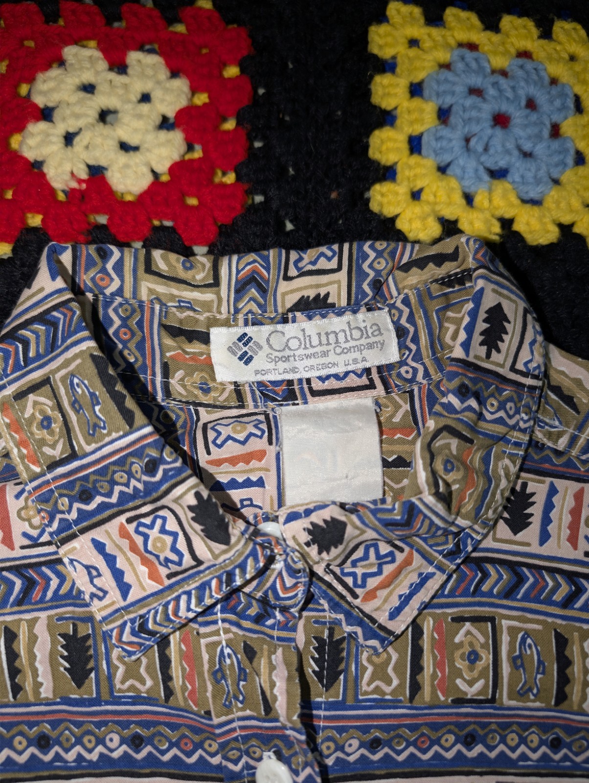 Vintage Columbia Shirt Women’s Medium? Multicolor Aztec Fish Print Button Up