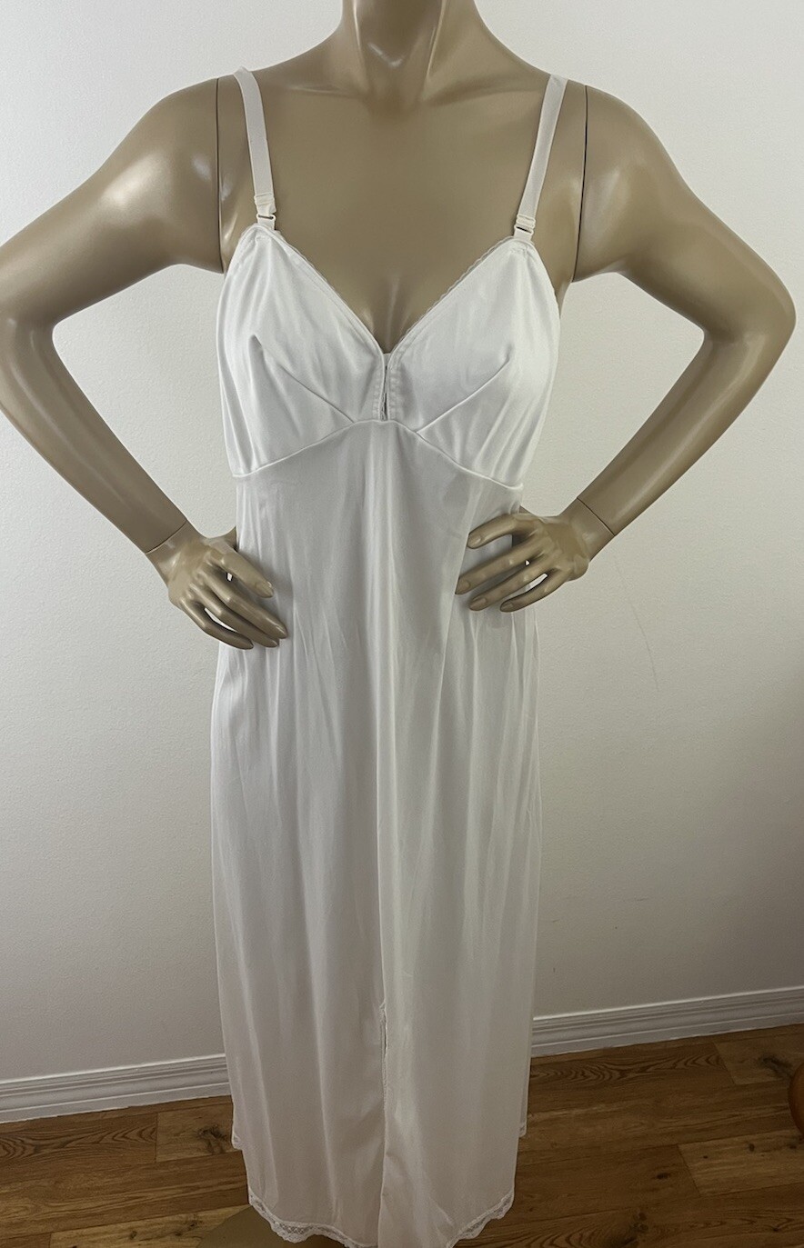 Vintage Sears Women’s 32 Doesn’t Slip Full Slip Dress Anti Cling Nylon White