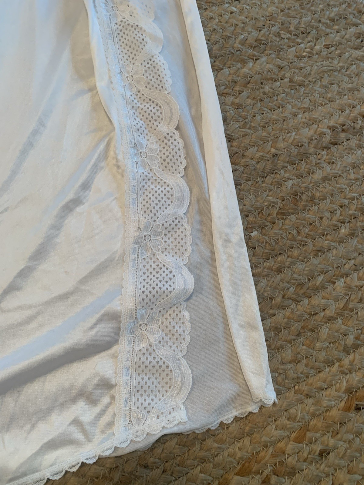 Vintage Warner’s (Sz L) Perfect Measure Half Slip 29” White Nylon Lace Trim Slit