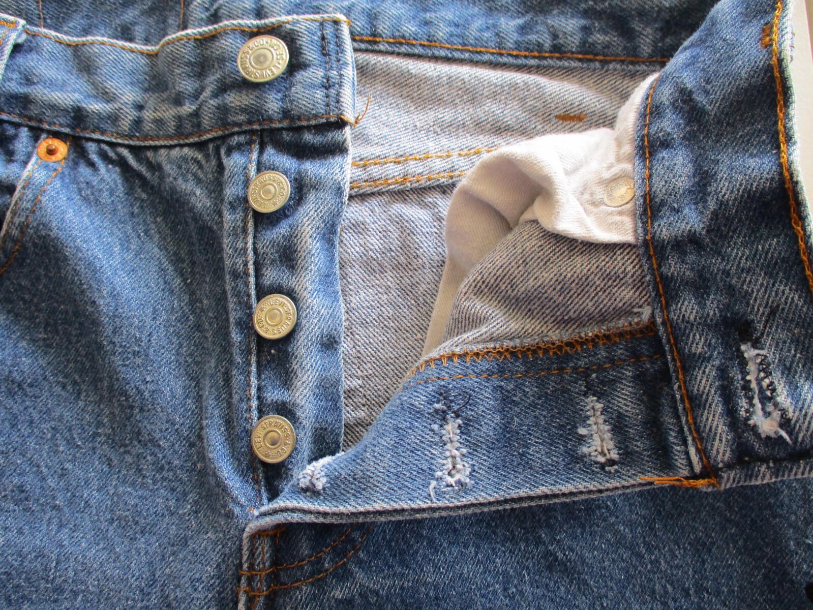 Vintage Levis 701 Student 26×32 High Waist Button Fly Medium Wash