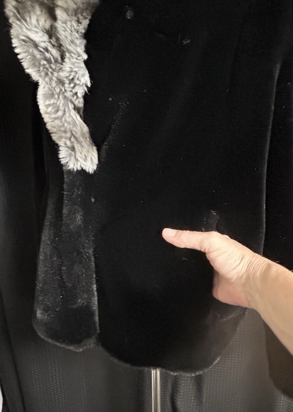 Vintage Terry Lewis Classic Luxuries Faux Seal and Chinchilla Trim Cropped Coat