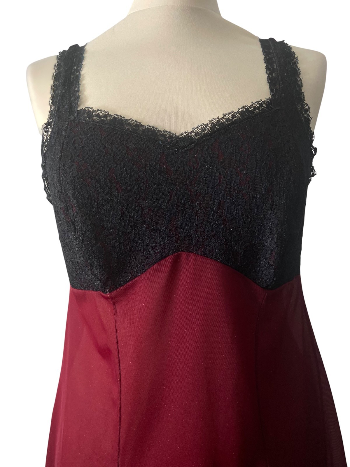 Vintage Full Slip for Women in wine red, with black lace bust and trim | Size M