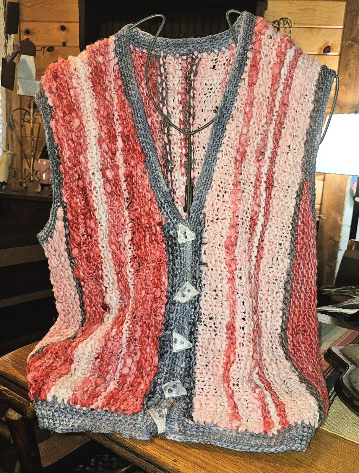 Handmade Mid‑Century Bouclé Yarn Vest – Pink & Coral New Mexico, c.1960s