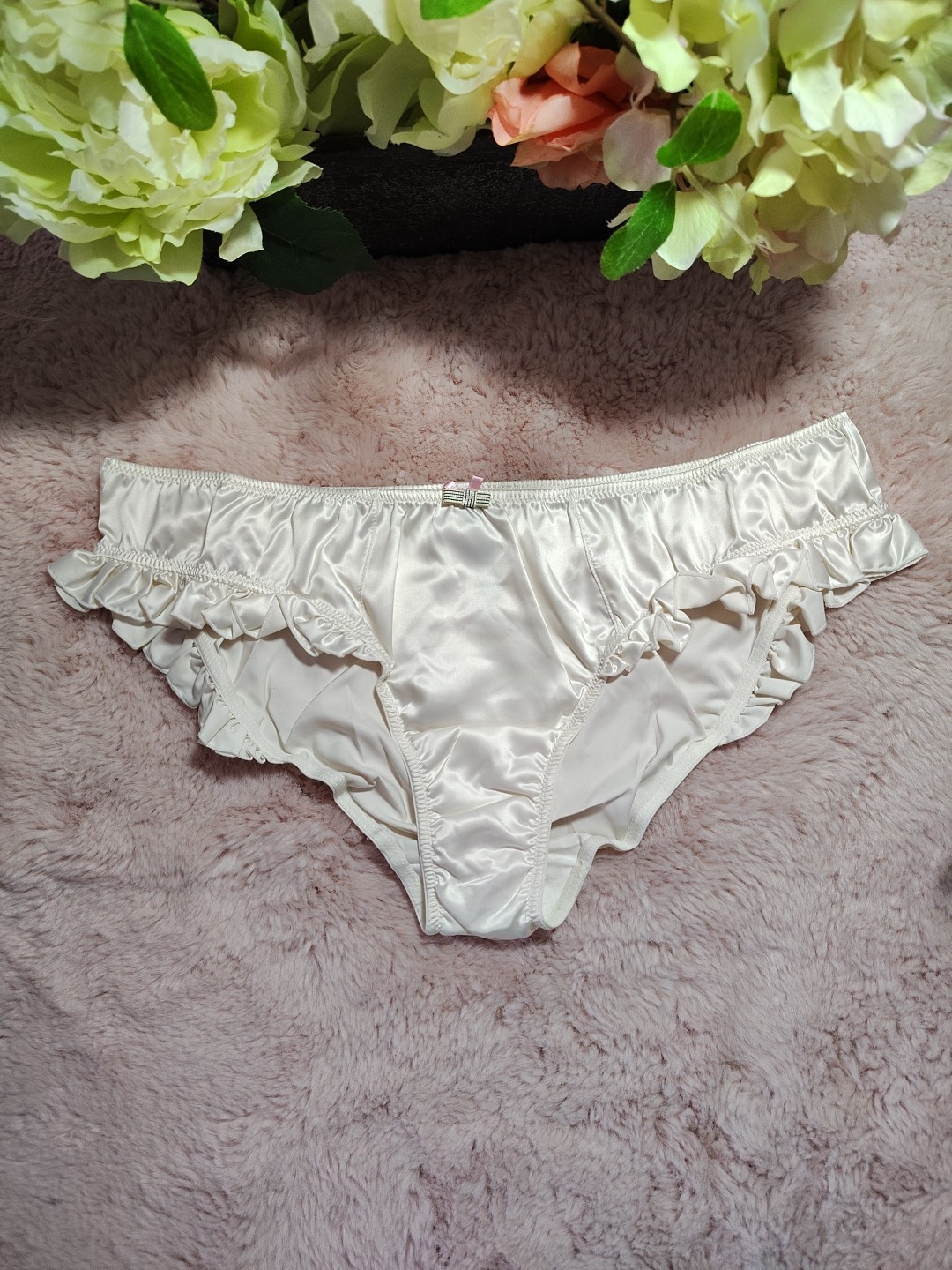 Rare Vintage Victoria’s Secret Sexy Little Things Woven Flutter Hipsters