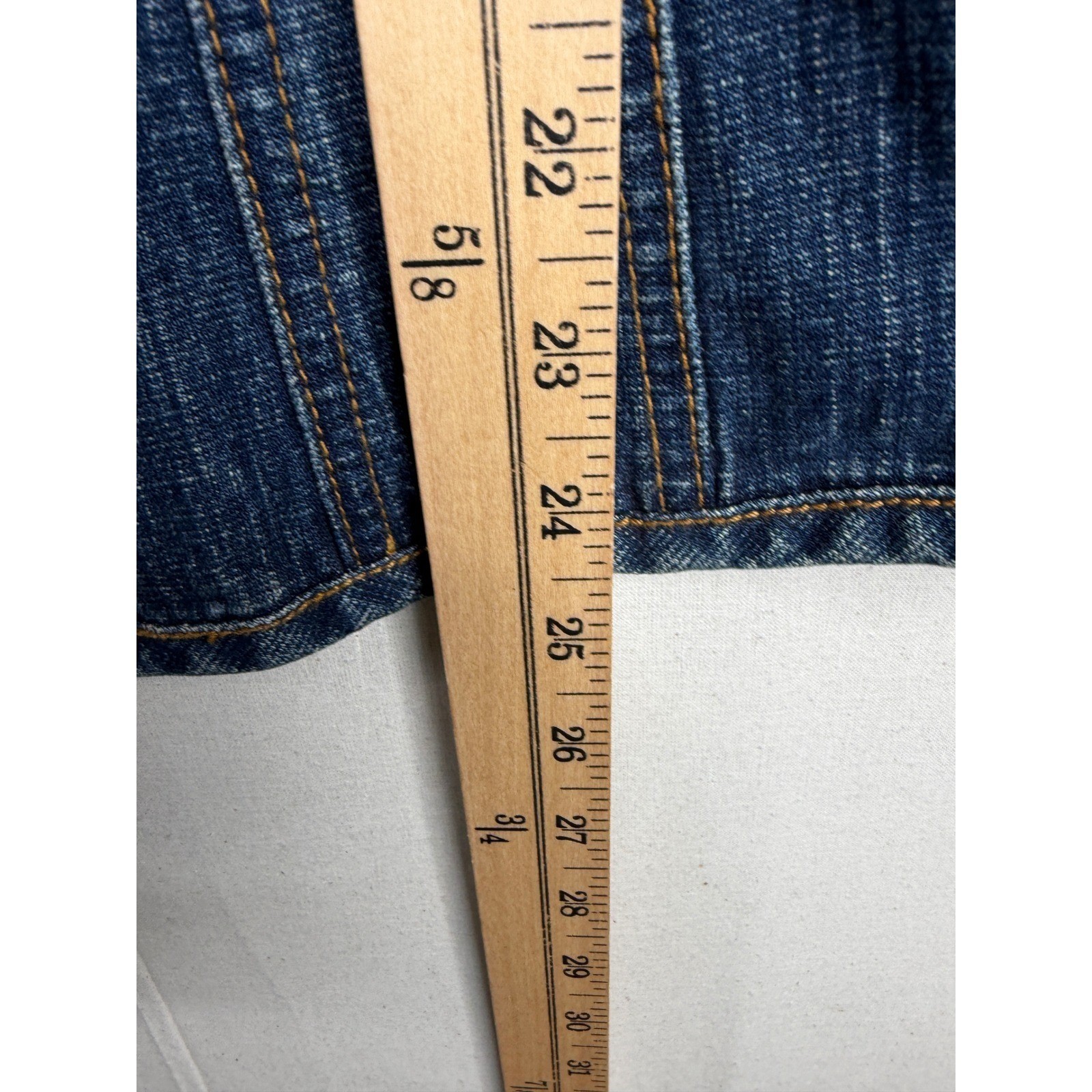 Chico’s Denim Sleeveless Button Down Vest Top size Large Blue