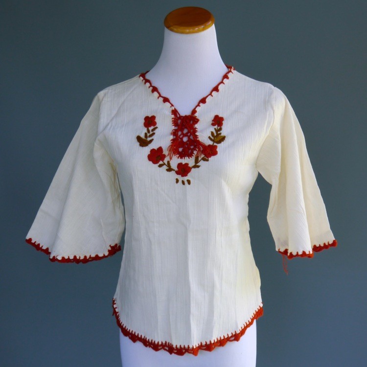VTG 70s Mexican Cotton Gauze Top Floral Embroidery Yarn Crochet Trim NOS New S