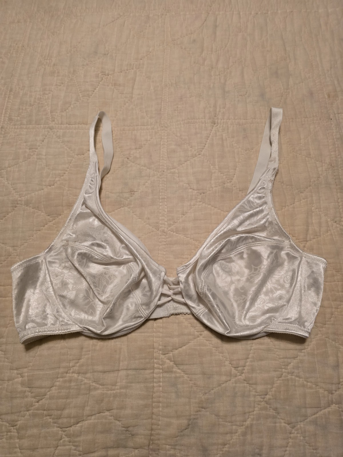 VINTAGE 1990s VANITY FAIR MY SATIN FANTASY 75-005 WHITE 40C UNDERWIRE BRA