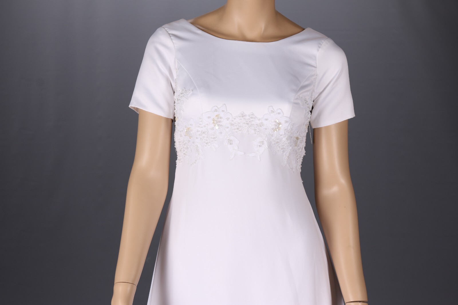 Gloria Vanderbilt Vintage 90s White Alencon Lace Modest Wedding Dress sz 4