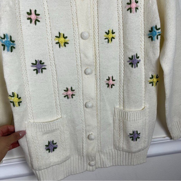 Vintage Rochelle California Embroidered Flower Cottagecore Cardigan 60’s Size S