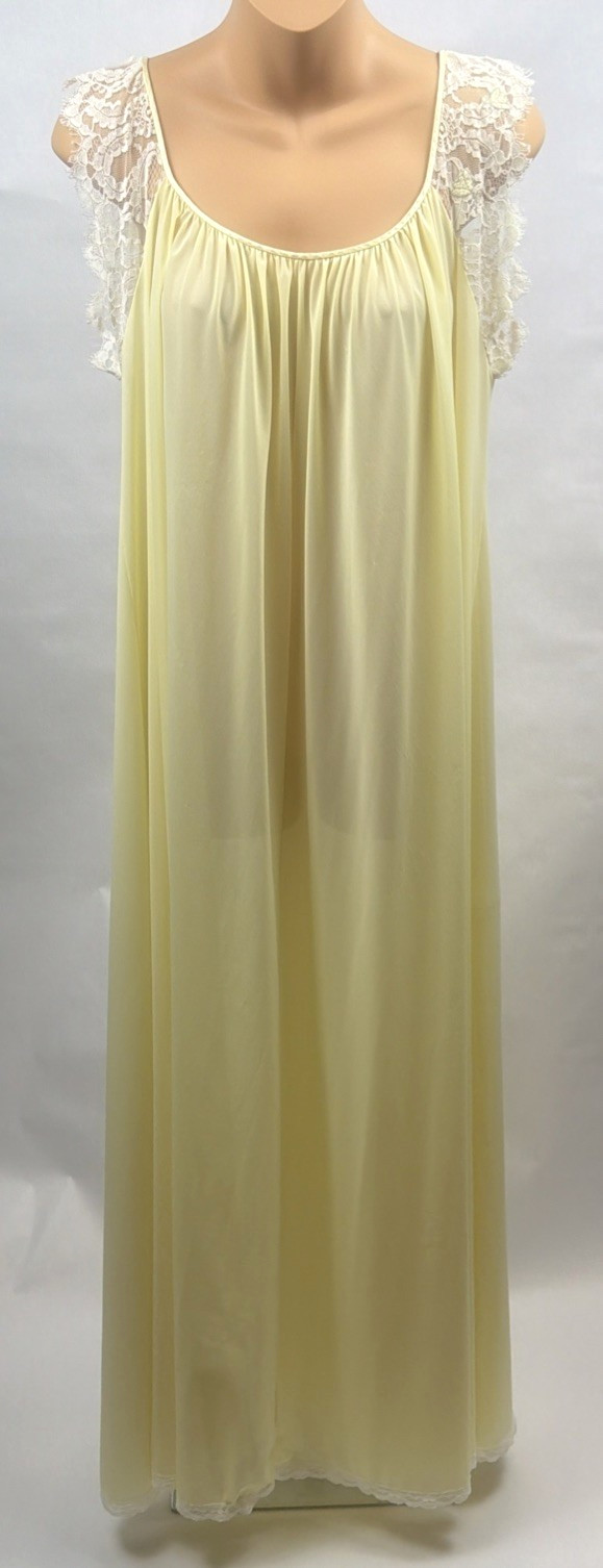 Vintage Lucie Ann Claire Sandra Nylon Nightgown Size M Yellow Sweep Lace Trim