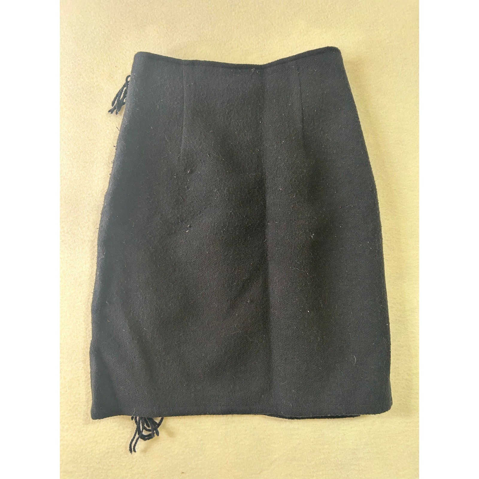 Eddie Bauer Vintage Black 100% Wool Fringe Wrap Skirt Size 10 Made in Bolivia