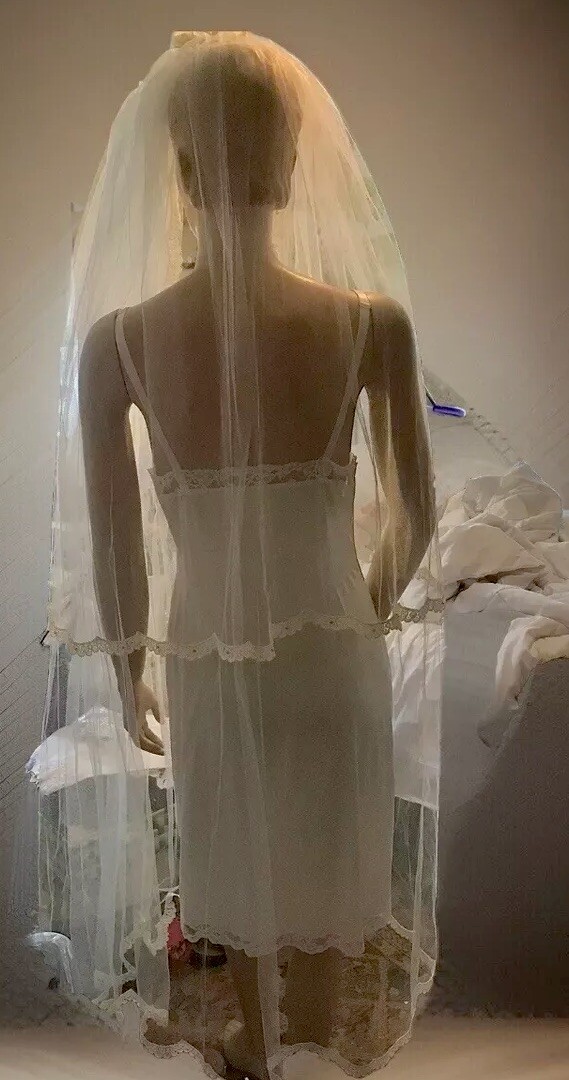 Vintage 2 Tier 30’’ 60’’ Ivory Wedding Veil Floral Band Embroidered Pearl Edging