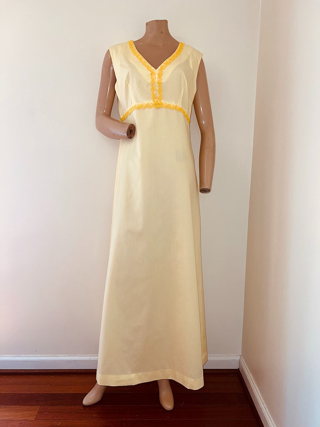 Vintage 70s Handmade Yellow Sleeveless Empire Waist Maxi Dress Crochet Trim S/M