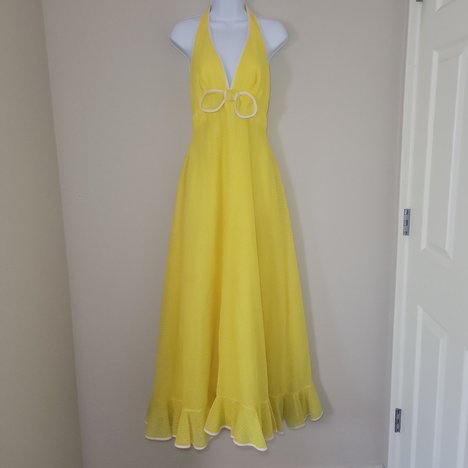 Vintage 1960’s Miss Elliette Yellow Halter Maxi Dress Sz 8 Bow Accent Piping