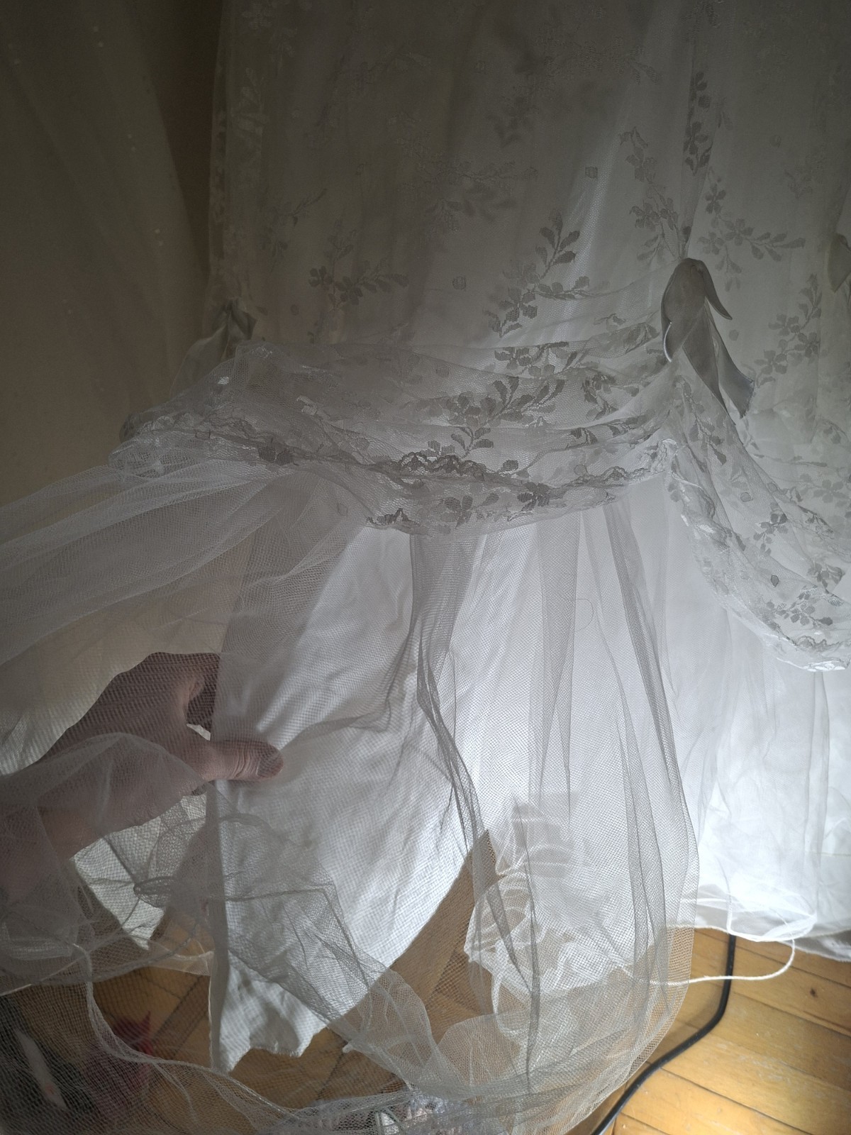 Vintage 80s PRONUPTIA Paris Lace Wedding Dress Puff Sleeve Bridal Gown XS/S