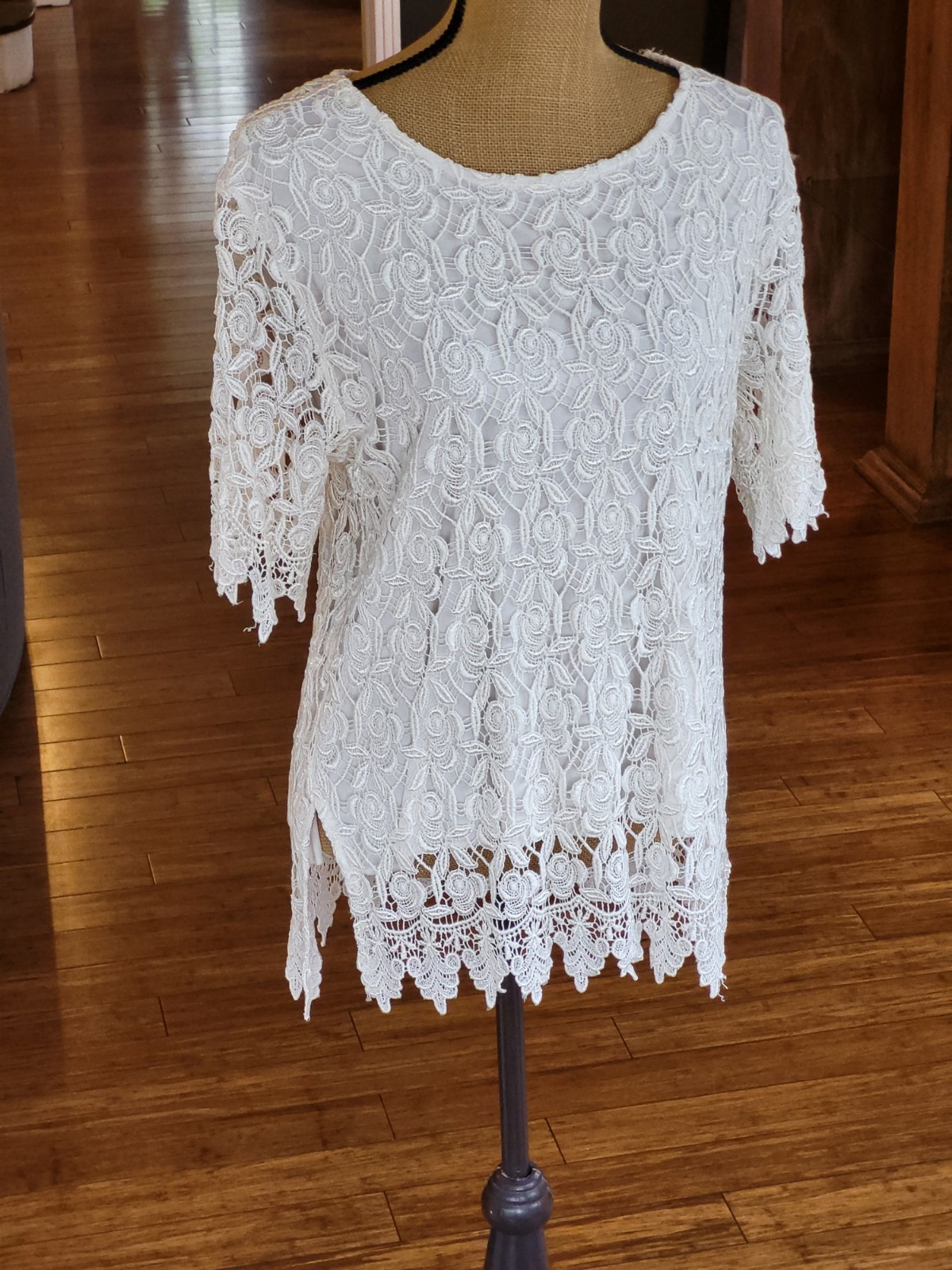 VeJaiz Vintage 80s Made In USA Large White Lined Lace Top