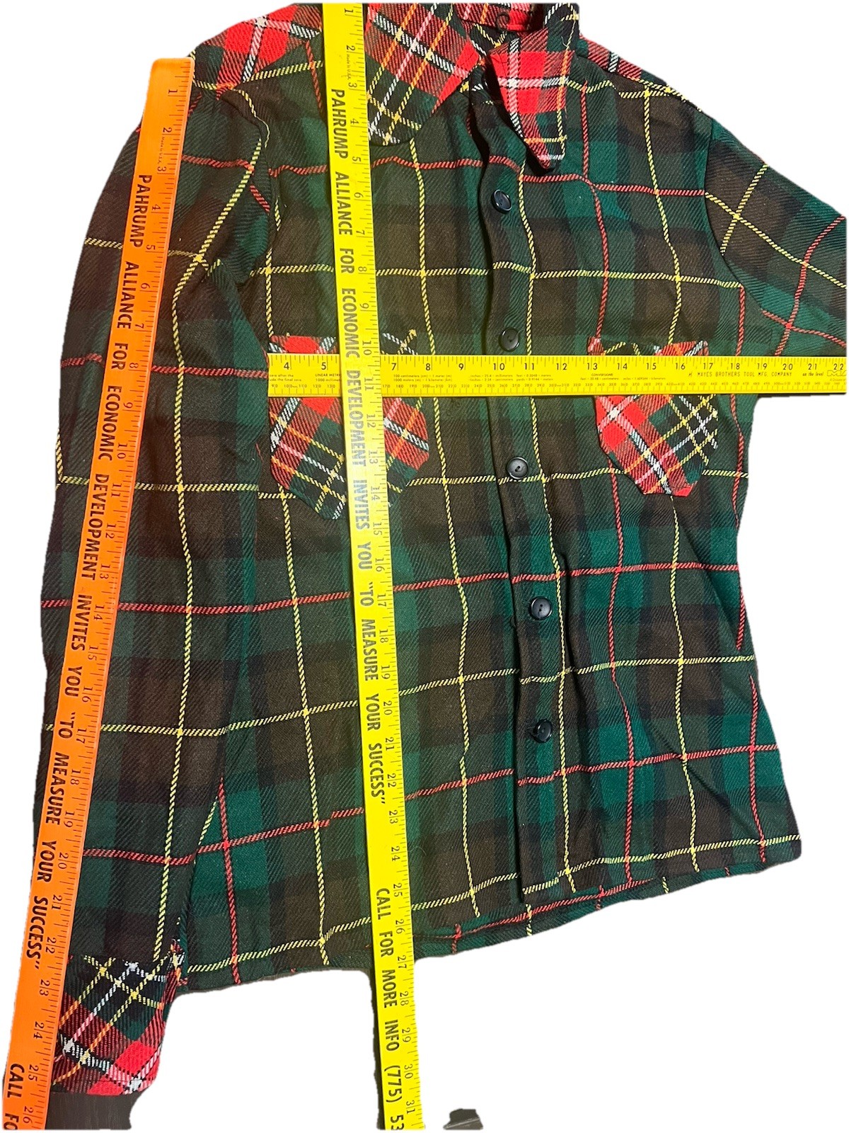 Vintage 1970s Green/Red Tartan Plaid Wool Blouse Women’s L Wide Collar Pockets