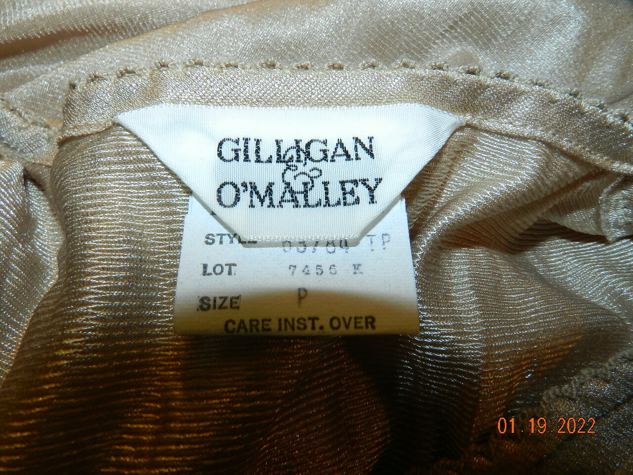 Gilligan O’Malley Small beige long nightgown Vintage S V-Neck