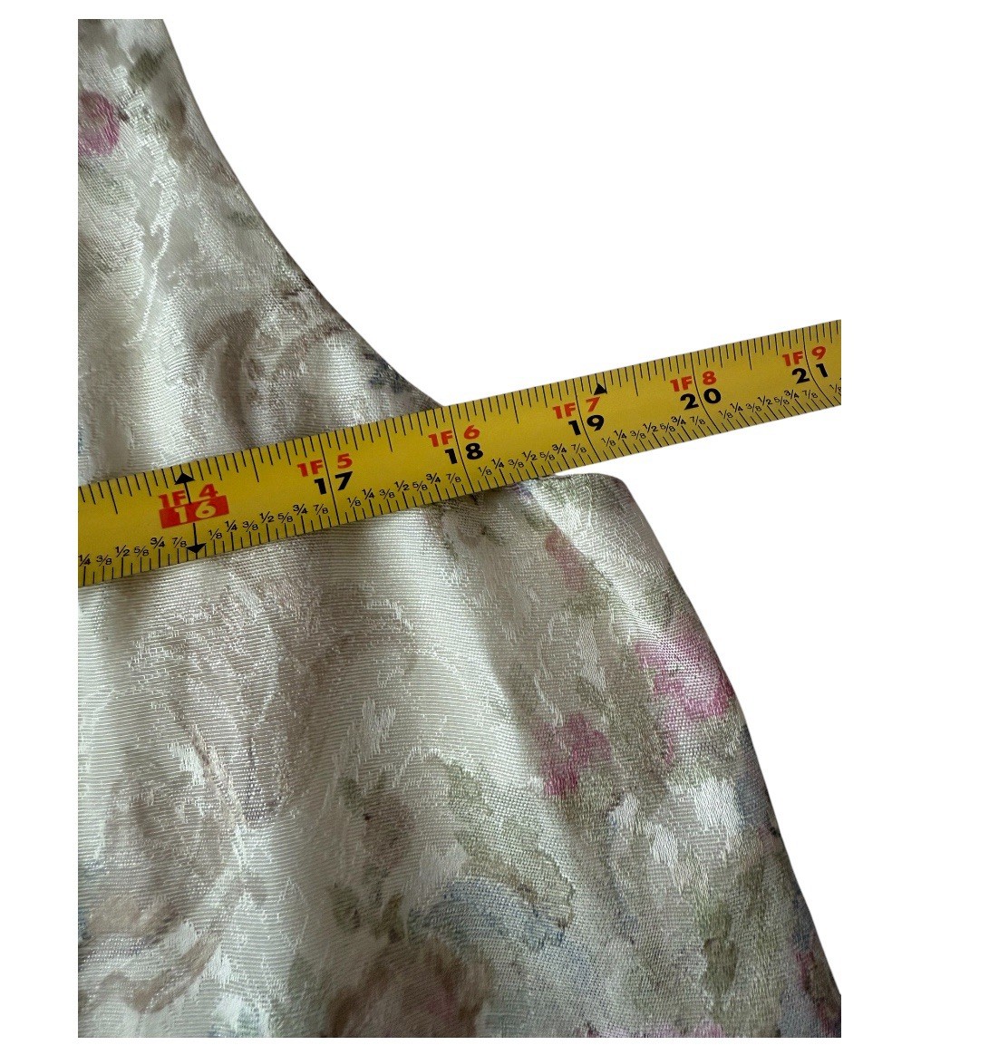 Floral And botanical patterned vest Pink And Cream Embroidered Flowers Vintage