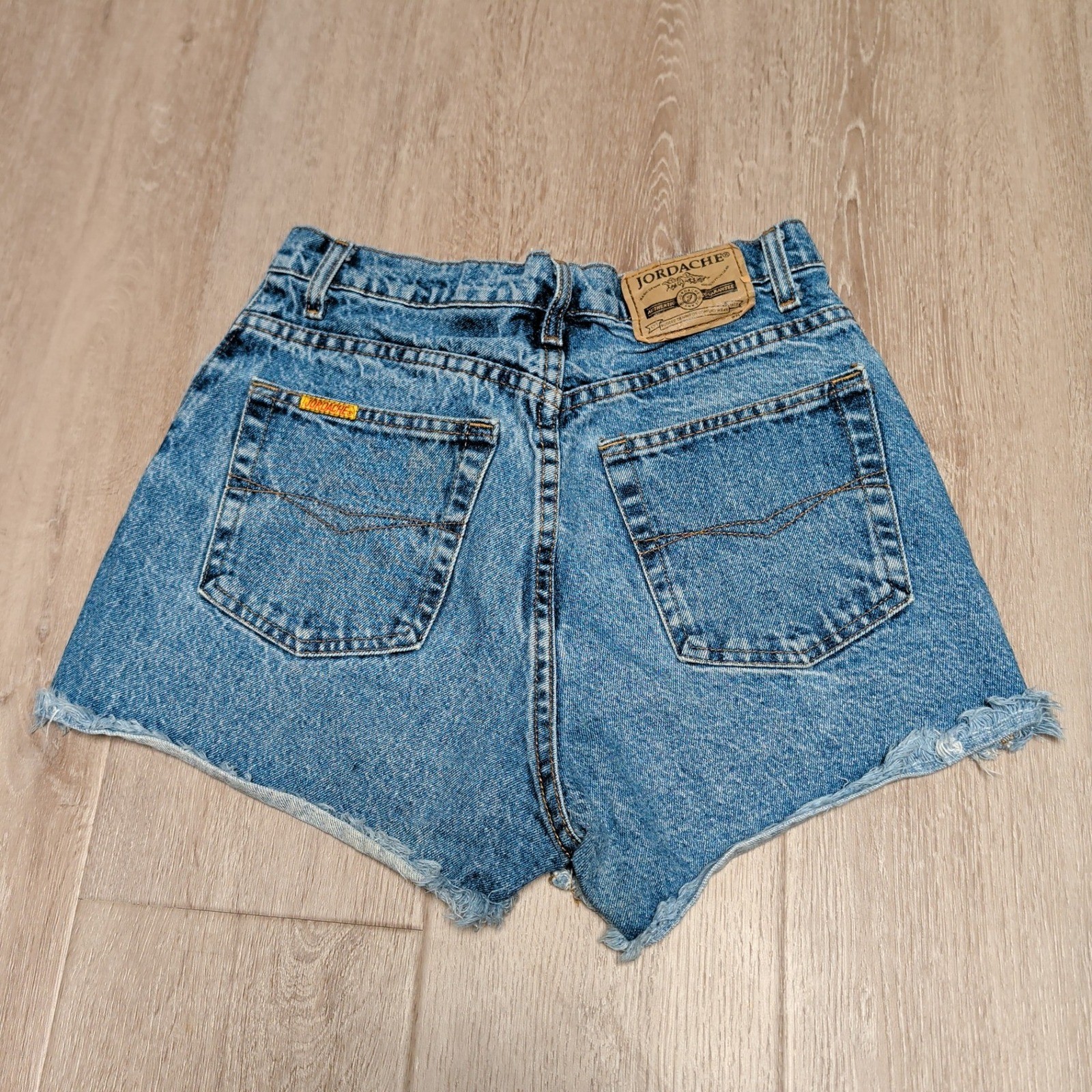 Vintage Jordache High Waisted Denim 3″ Shorts Medium Wash Cut Off Blue 9/10 Y2K