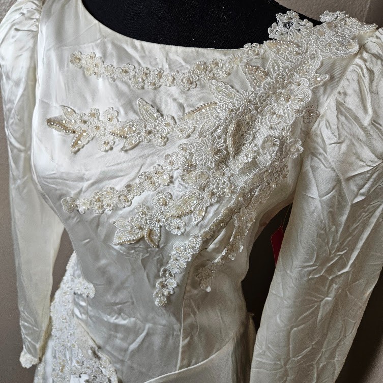 Vintage Bride 80s 90s Liquid Satin Ivory Wedding Gown 7 Back Bow Chapel Train
