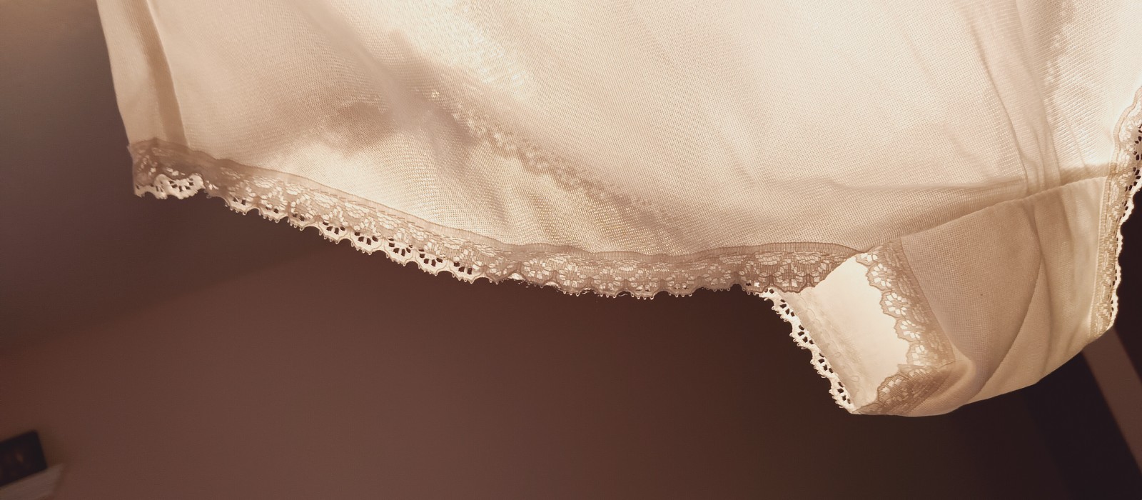 WOODS VINTAGE NYLON PANTY SZ 6 ? WHITE OPEN LEGS WITH BOW TRIM – ENGLAND #AU516