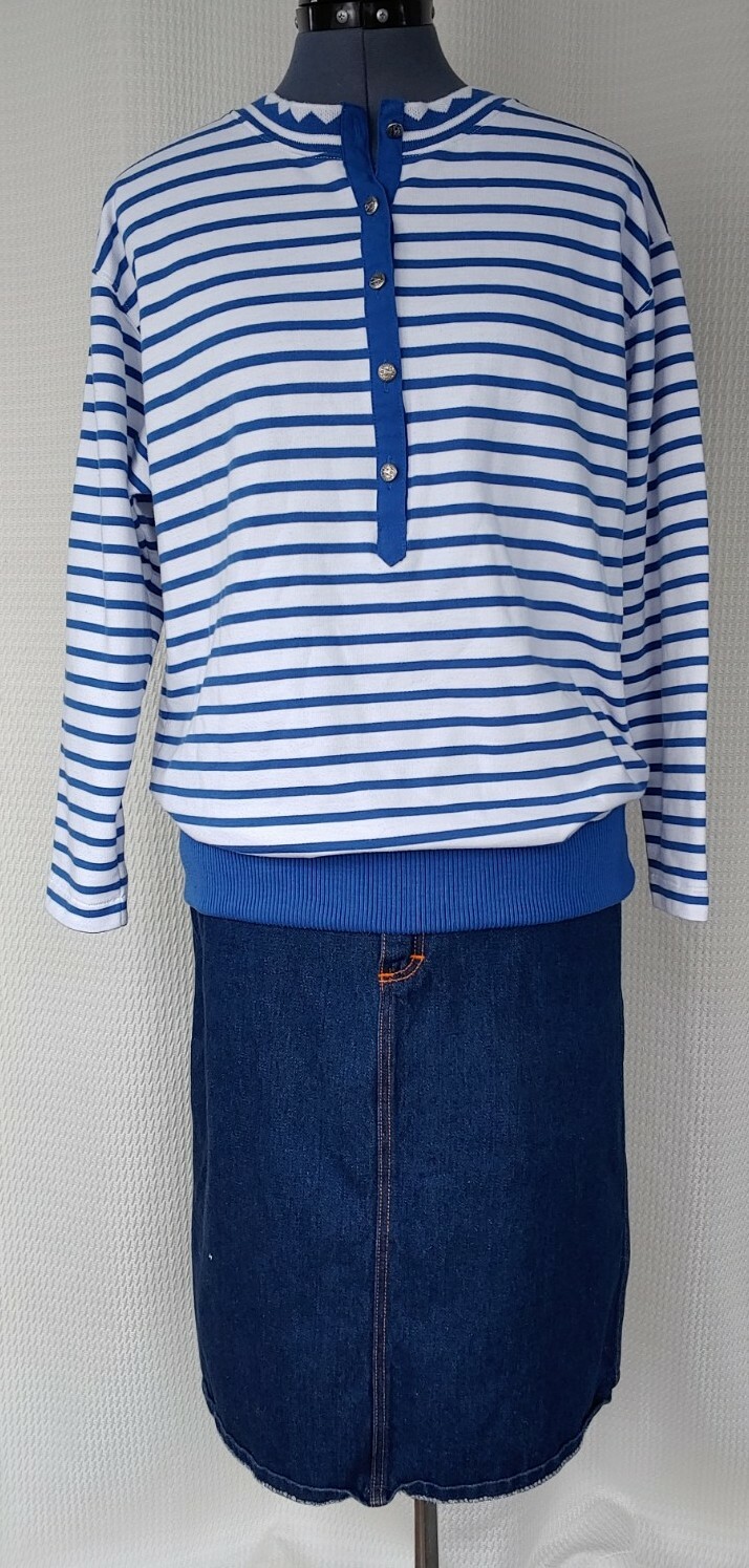 Vintage Blast Blue & White Knit Striped Top Size XL? Bust 42″