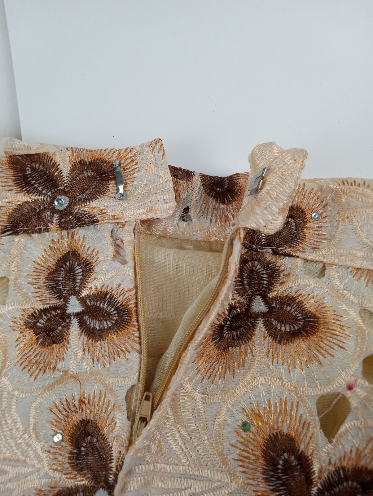Vintage Floral Embroidered Lace Maxi Skirt 1X 2X Beige Brown Panel Flare 18×40″