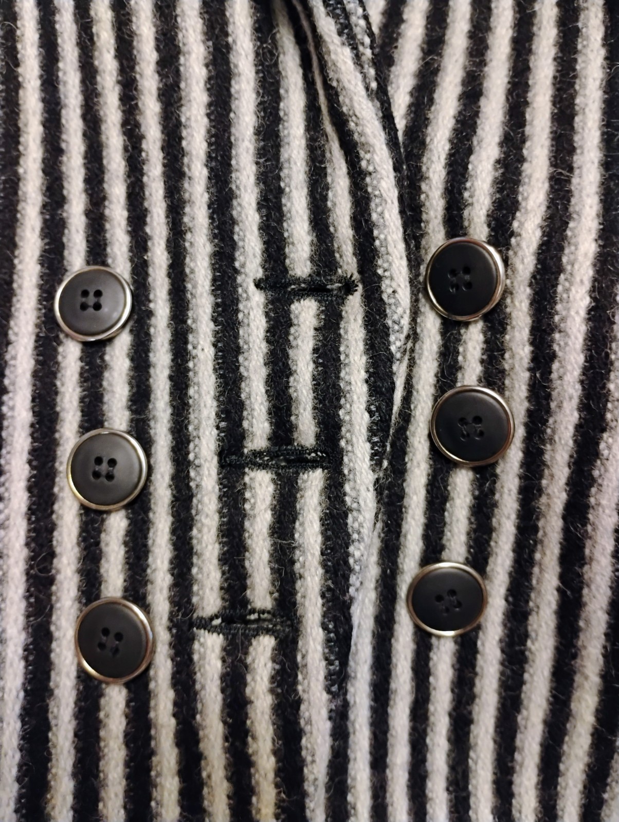 VTG 1980’s South Korean „Jayeonhee” Black & White Striped Wool Skirt Suit