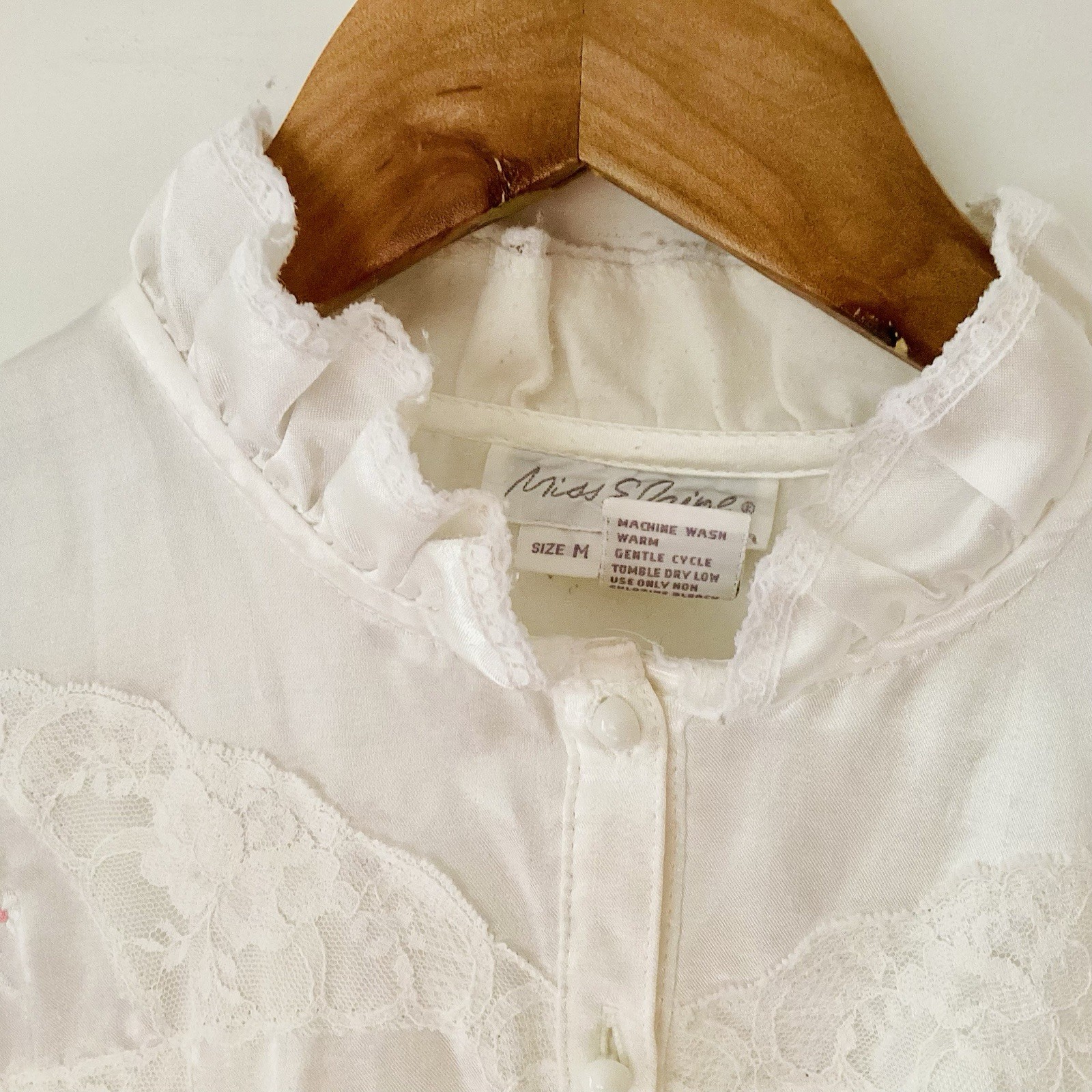 Miss Elaine vintage Sz M nightgown Ivory Long Sleeve poly satin lace bodice USA