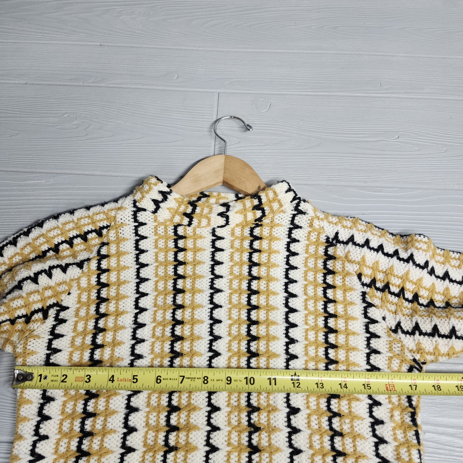 Vintage 70s Merriwether Crochet Cropped Mod Sweater Womens Size Small
