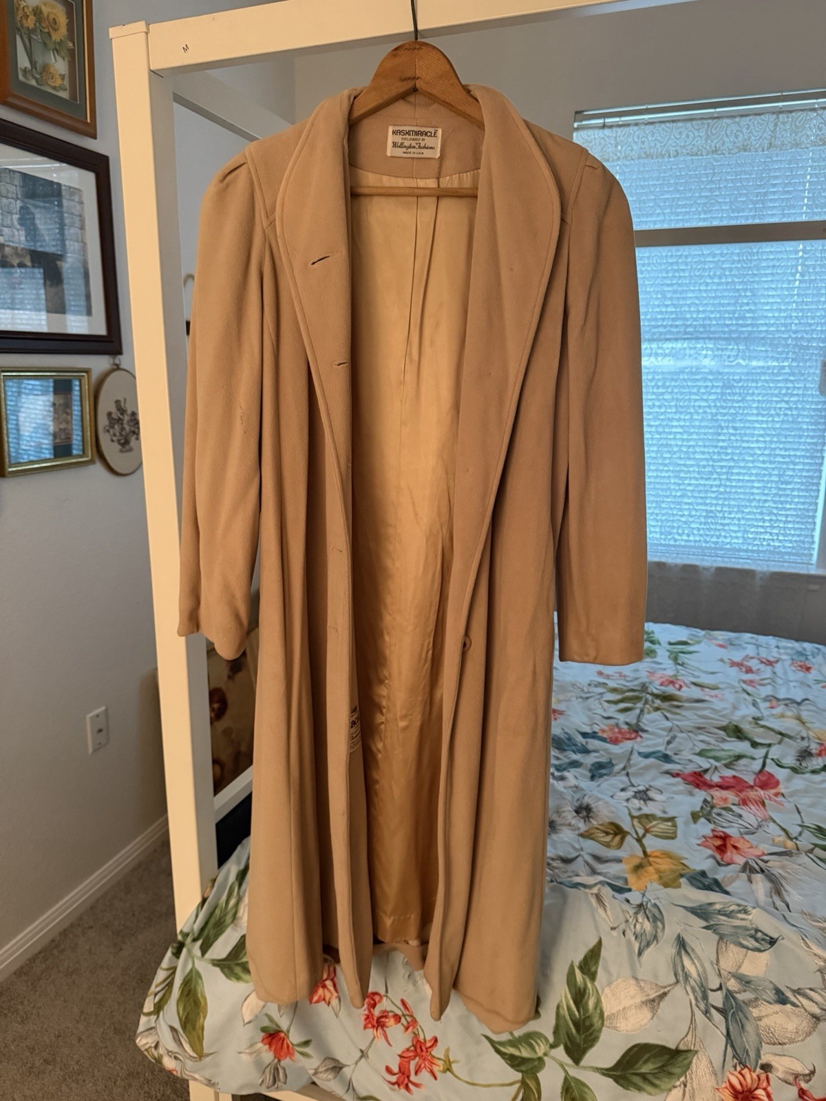 Vintage Kashmiracle Wellington Fashions Beige Tan Camel Coat