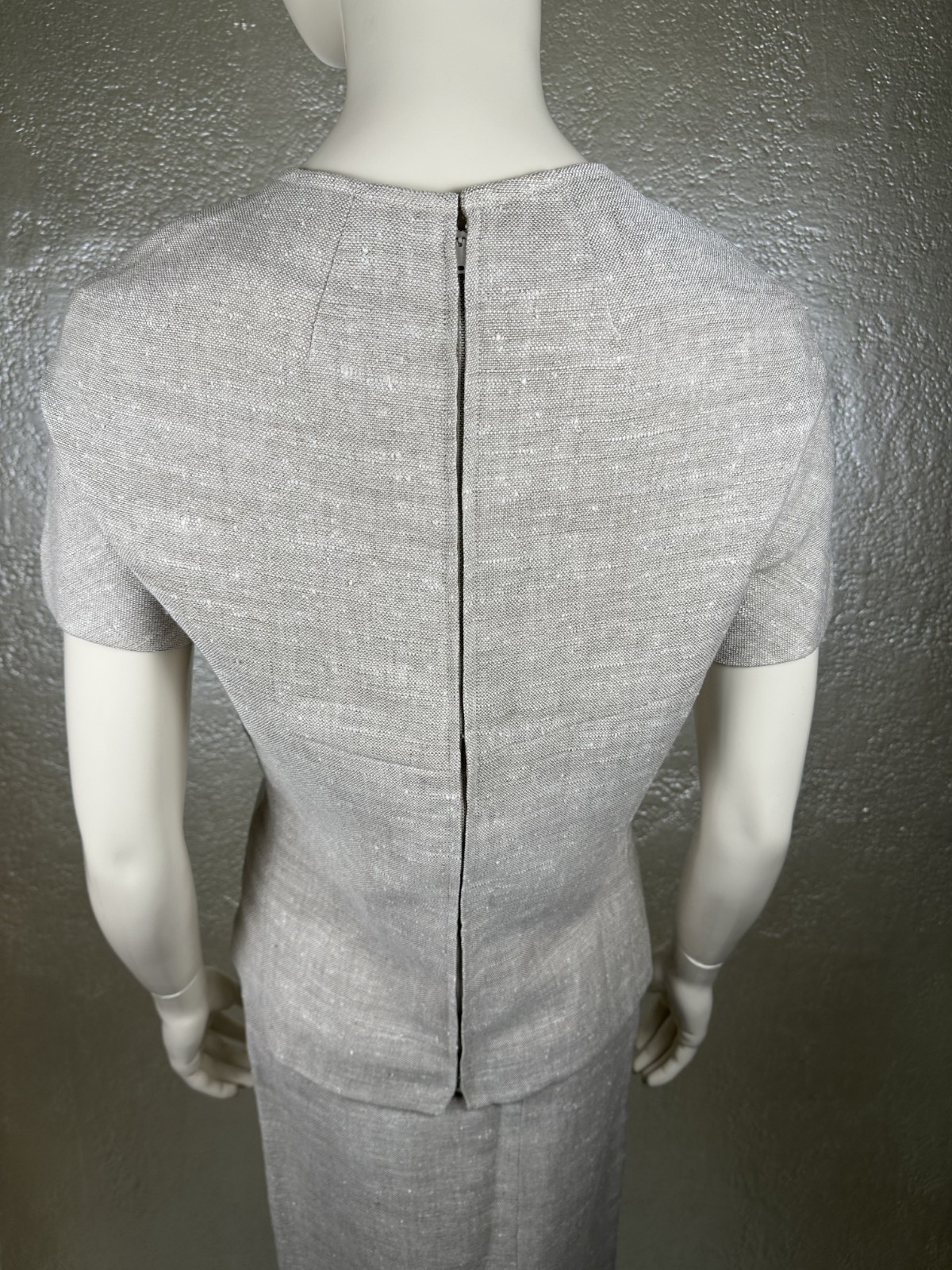 Vintage 1960’s Ladies JUNIOR SOPHISTICATES Tan Linen Two Piece Skirt Suit Set