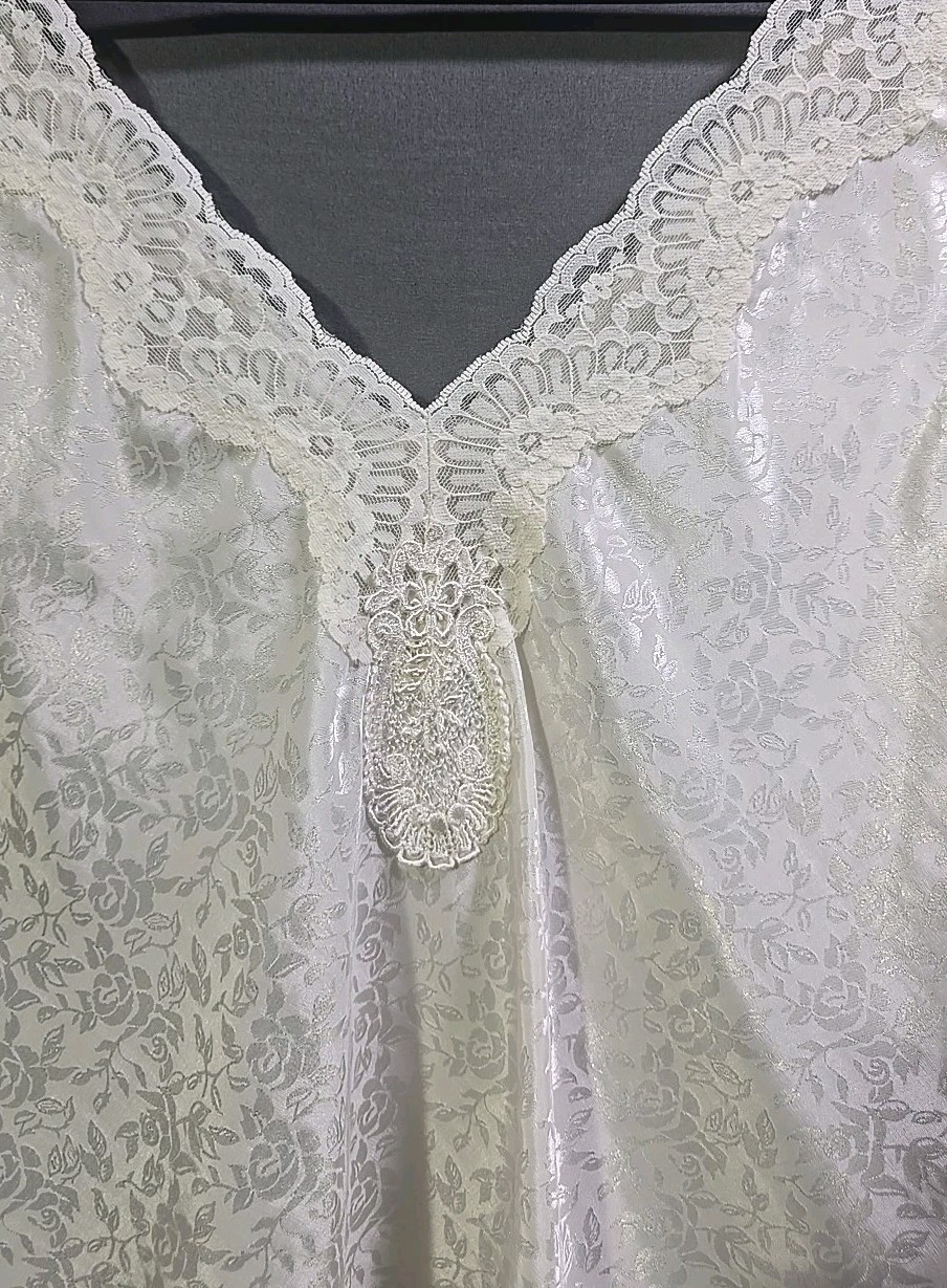 Camisole Tank Top Cami Slippery Smooth White SATIN Bust 42″ Lucy Ann II