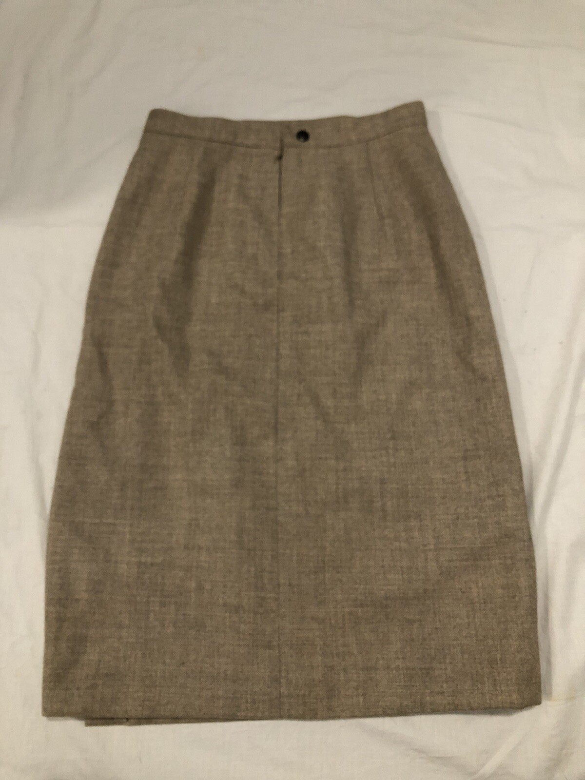 Vintage Tan J. Tiktiner Cote D’Azur – Nice, Made in France Skirt Sz. 8 Or Sz. 40