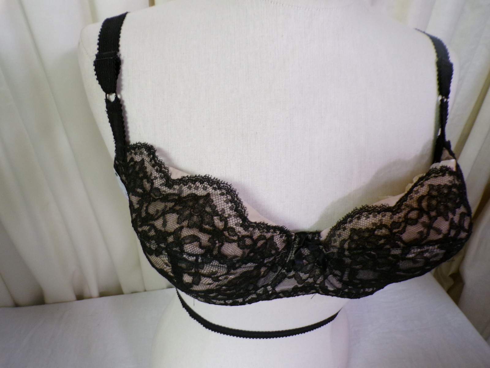 Vintage HOLLYWOOD VASSERETTE Black Lace Bra 36C New w/ Tags