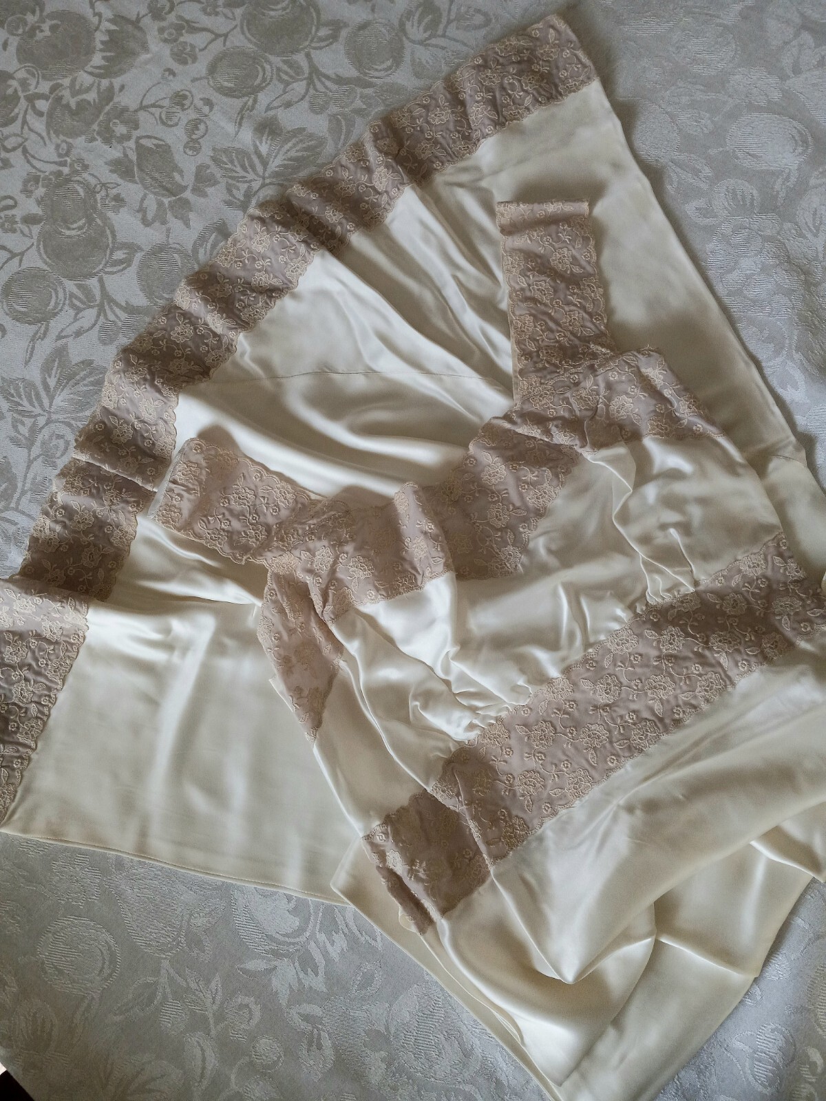 1940s Liquid Cream Satin & Lace Bridal Nightgown Glamorous Boudoir Slip Unworn