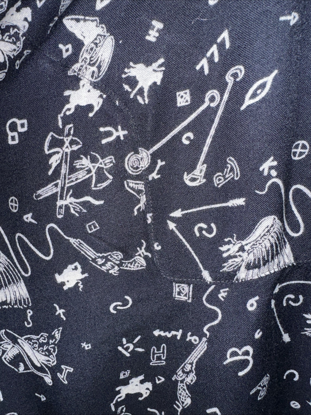 Vintage 90s New Options Lucky 777 Arrow Abstract Rayon Womens Button Up Blouse L