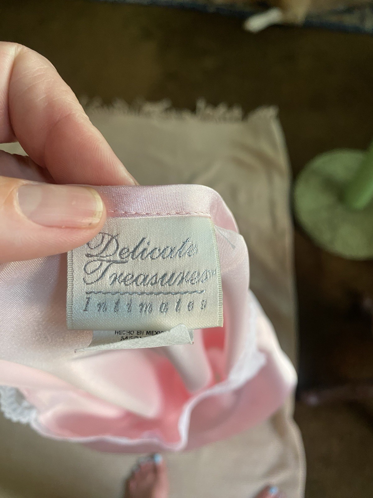 Vintage 70S Pink Nightgown, Lace, And Flower Measurements And Photos With Tags