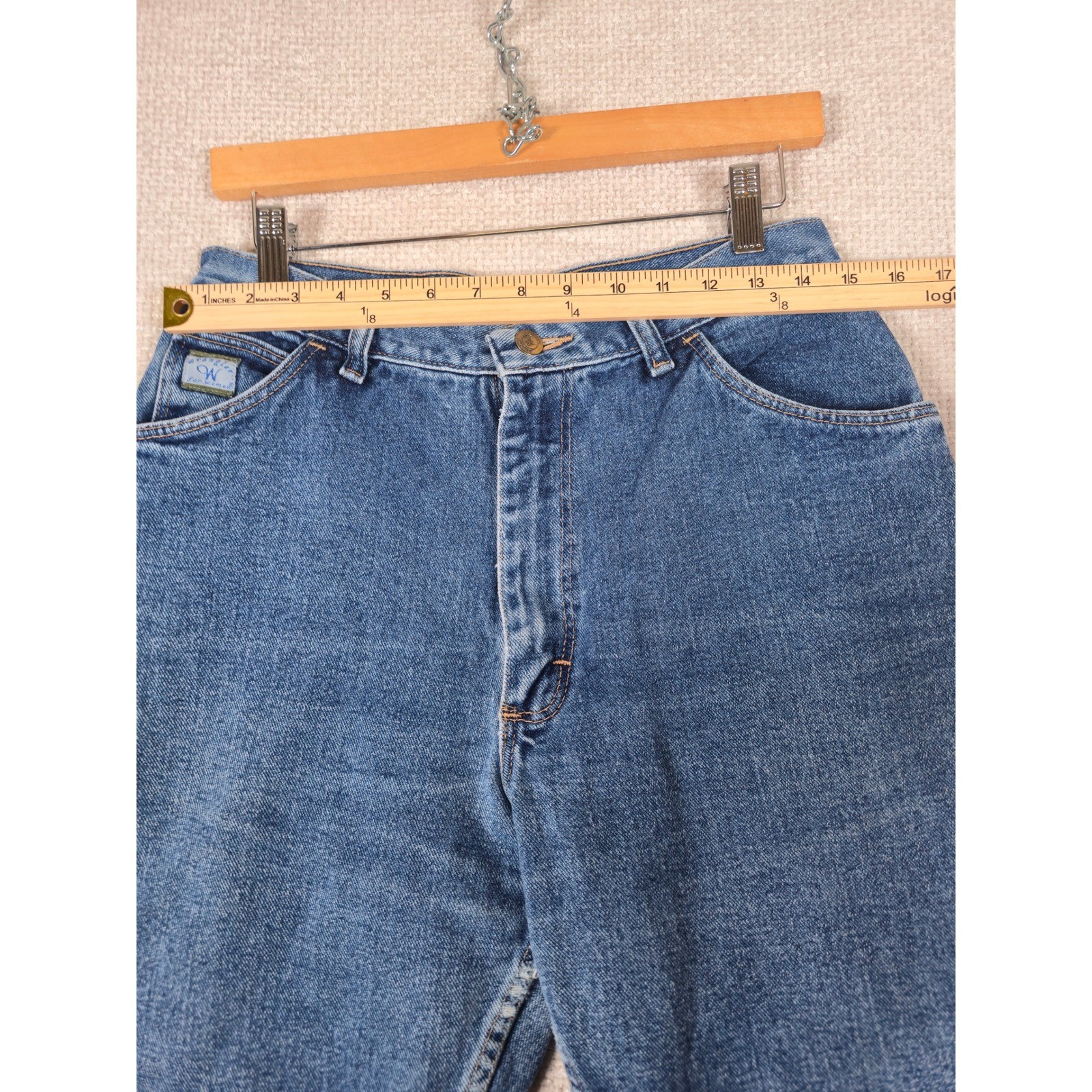 Wrangler for Women Vintage High Waisted Tapered Leg Jeans Medium Wash 30×27