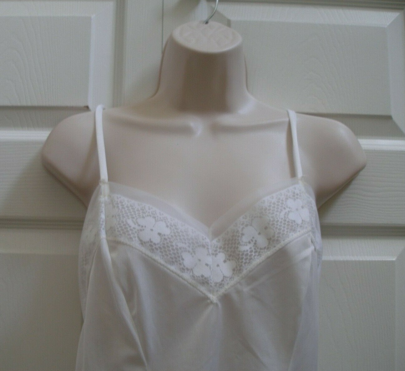 Mistra Women’s LARGE Vintage White Camisole Top Nylon Pretty Lace Trim