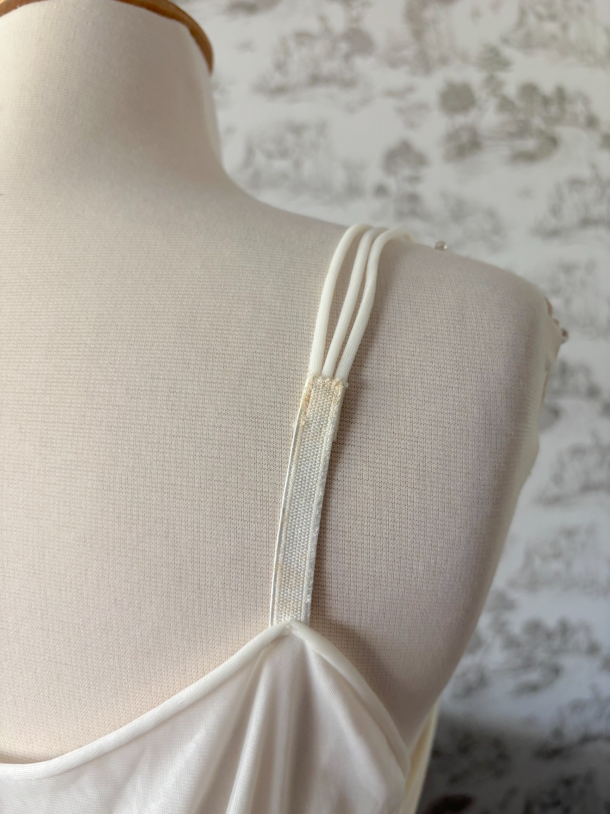 Vintage 60s Laros Short White Nightgown with Appliques: Bridal Wedding Lingerie